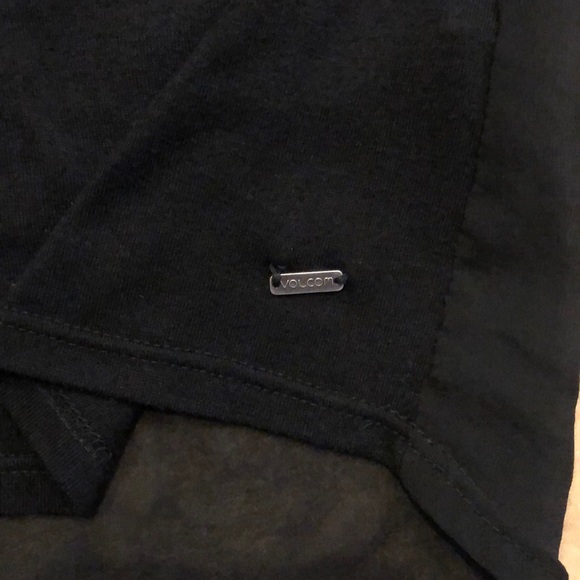 Volcom 💀 top - Picture 2 of 4